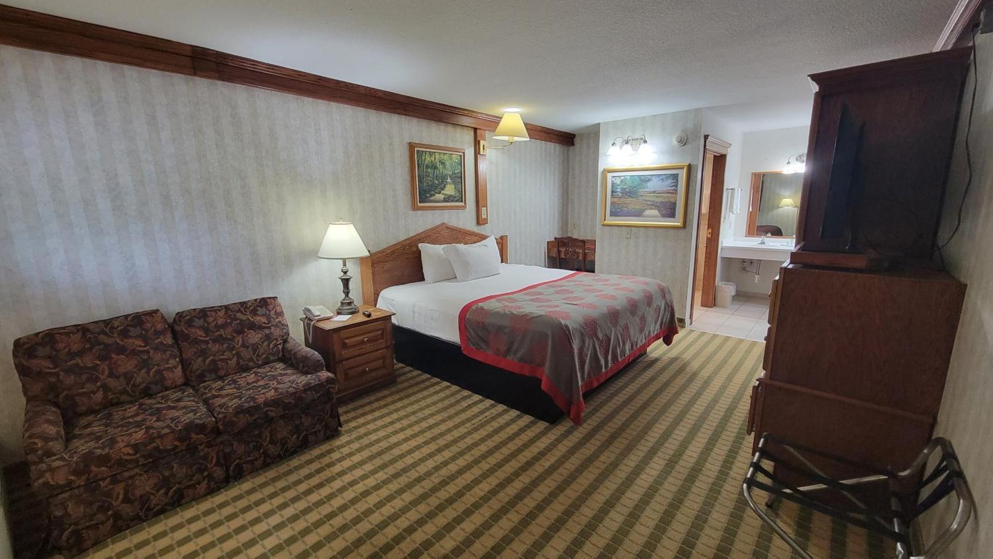 Ramada By Wyndham Saginaw Hotel & Suites Buitenkant foto